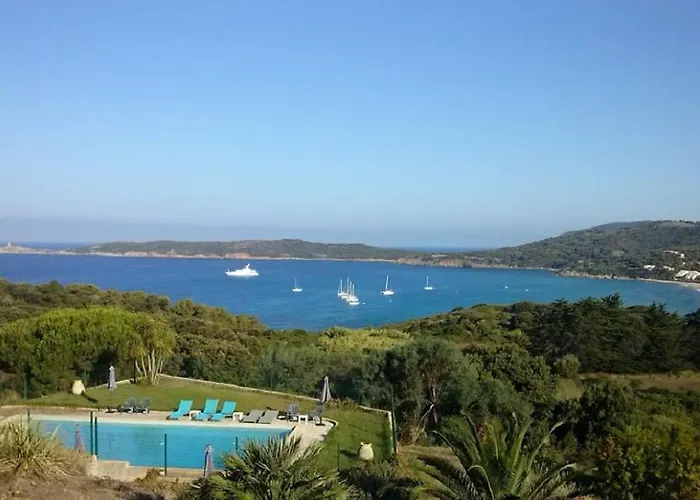 Cargese, Vue Panoramique Sur La Mer, Piscine Lejlighed *